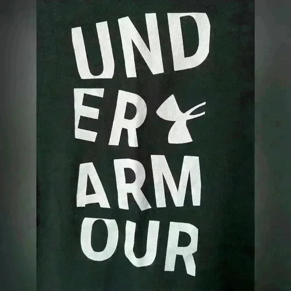 💚 2/$15 Underarmour Size Medium Loose Fit Black & White T-Shirt - Picture 2 of 3